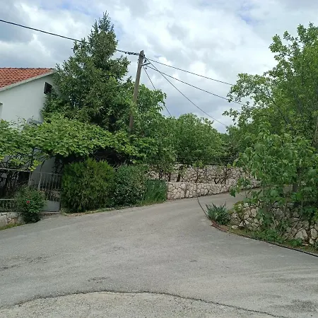 Apartment Istola Zmijavci
