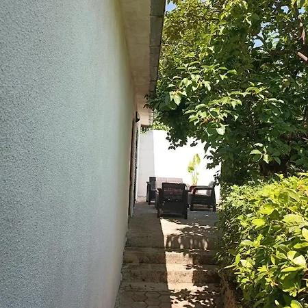 Istola Apartment *