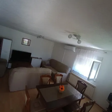 Apartment Istola